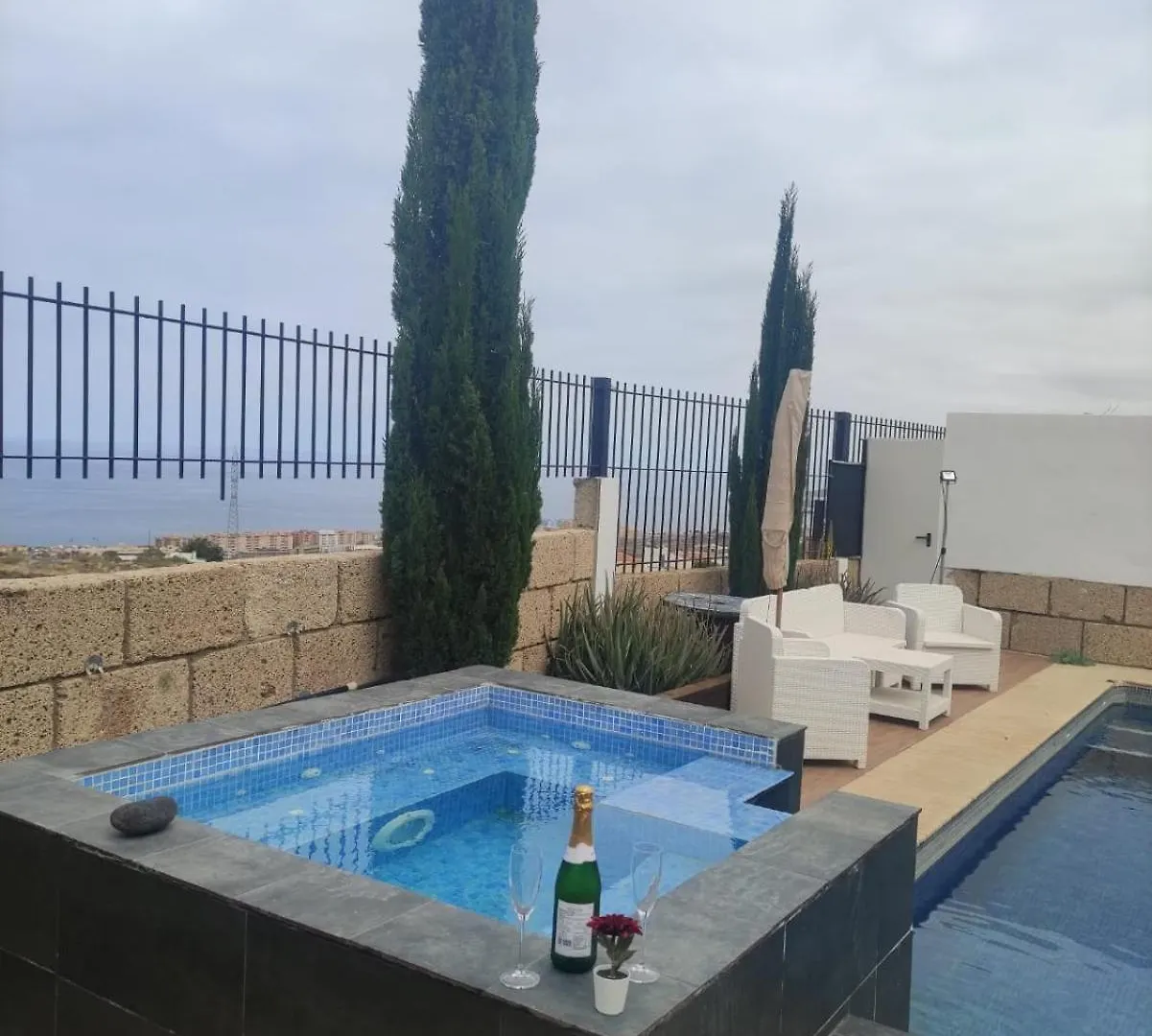 Luxury Villa Sea Views Heated Pool Private Jacuzzi Wifi Bbq Parking Tennis Court Candelaria Spain