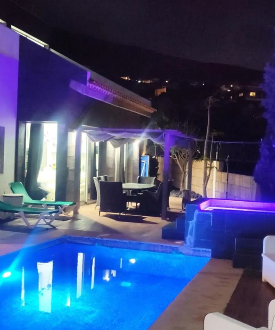 Luxury Villa Sea Views Heated Pool Private Jacuzzi Wifi Bbq Parking Tennis Court Candelaria